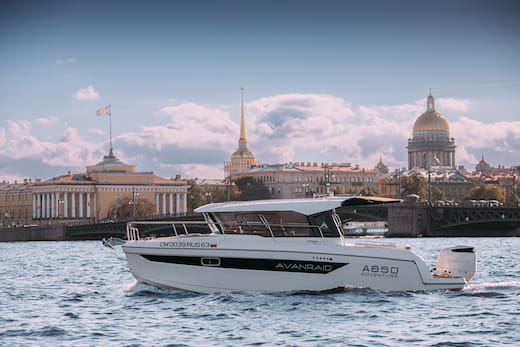 Катер AVANRAID A850 ADVENTURE с пакетом "теплых" опций с Suzuki DF300APX