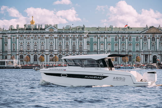 Катер AVANRAID A850 ADVENTURE с пакетом "теплых" опций с Suzuki DF300APX