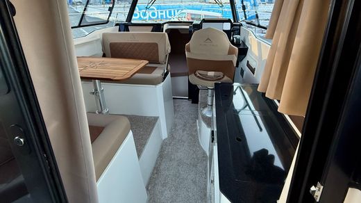 Катер AVANRAID A850 ADVENTURE с Suzuki DF300APX "Волга"