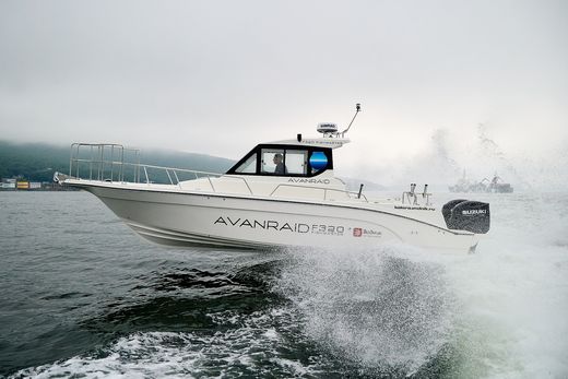 Катер AVANRAID F320 FISHMASTER с Suzuki 2хDF200ATX/AZX