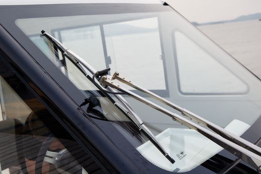 Катер AVANRAID F320 FISHMASTER