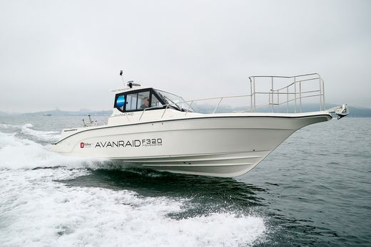 Катер AVANRAID F320 FISHMASTER