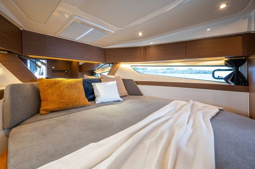Катер Beneteau Antares 11 Coupe c Suzuki 2xDF300BMDXX WHITE