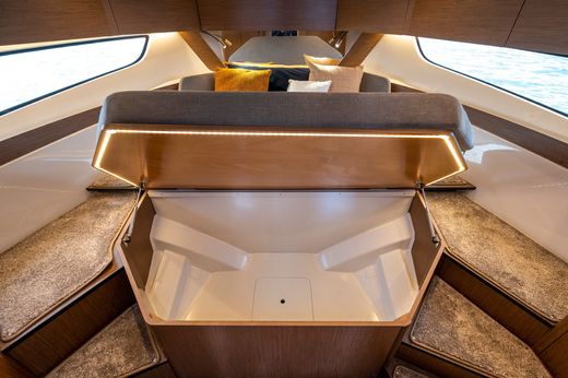 Катер Beneteau Antares 11 Coupe c Suzuki 2xDF300BMDXX WHITE