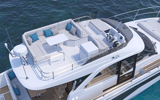 Катер Beneteau Antares 12 Fly с моторами 2x400 + Joystick