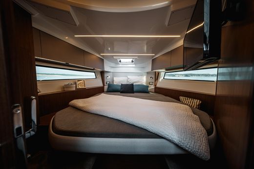 Катер Beneteau Antares 9 V2 c Suzuki 2xDF200APX WHITE