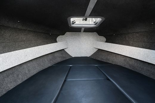 Катер Феникс 560 белый