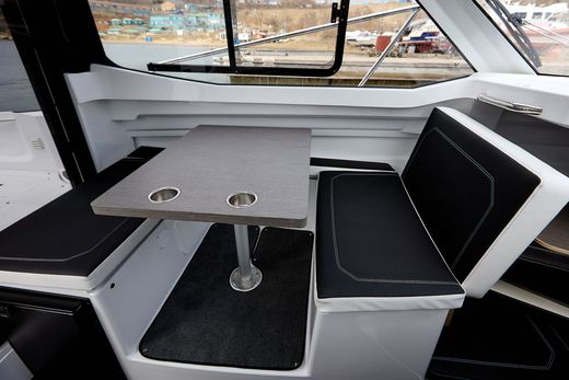 Катер Феникс 700 Cabin белый с Suzuki DF200ATX