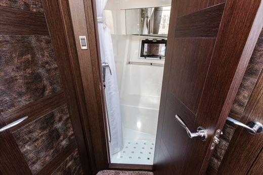 Катер Galeon 390 HTC