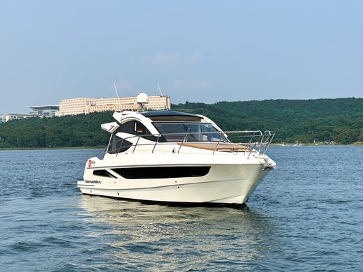 Катер Galeon 390 HTC