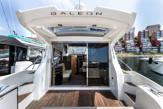 Катер Galeon 390 HTC