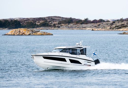 Катер Grandezza 30 Outboard