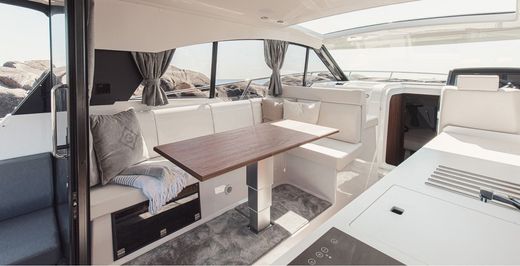 Катер Grandezza 37 CA