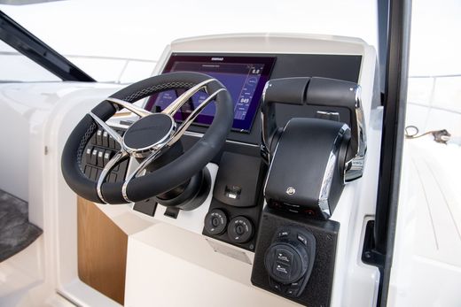 Катер Grandezza 37 Outboard