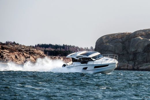 Катер Grandezza 37 Outboard