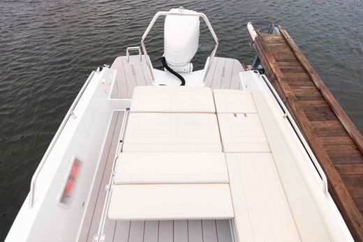 Катер QUARKEN 27 Open