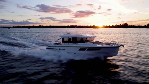 Катер QUARKEN 35 Cabin Tourer
