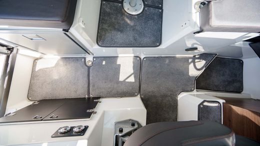 Катер Victory 737 Cabin
